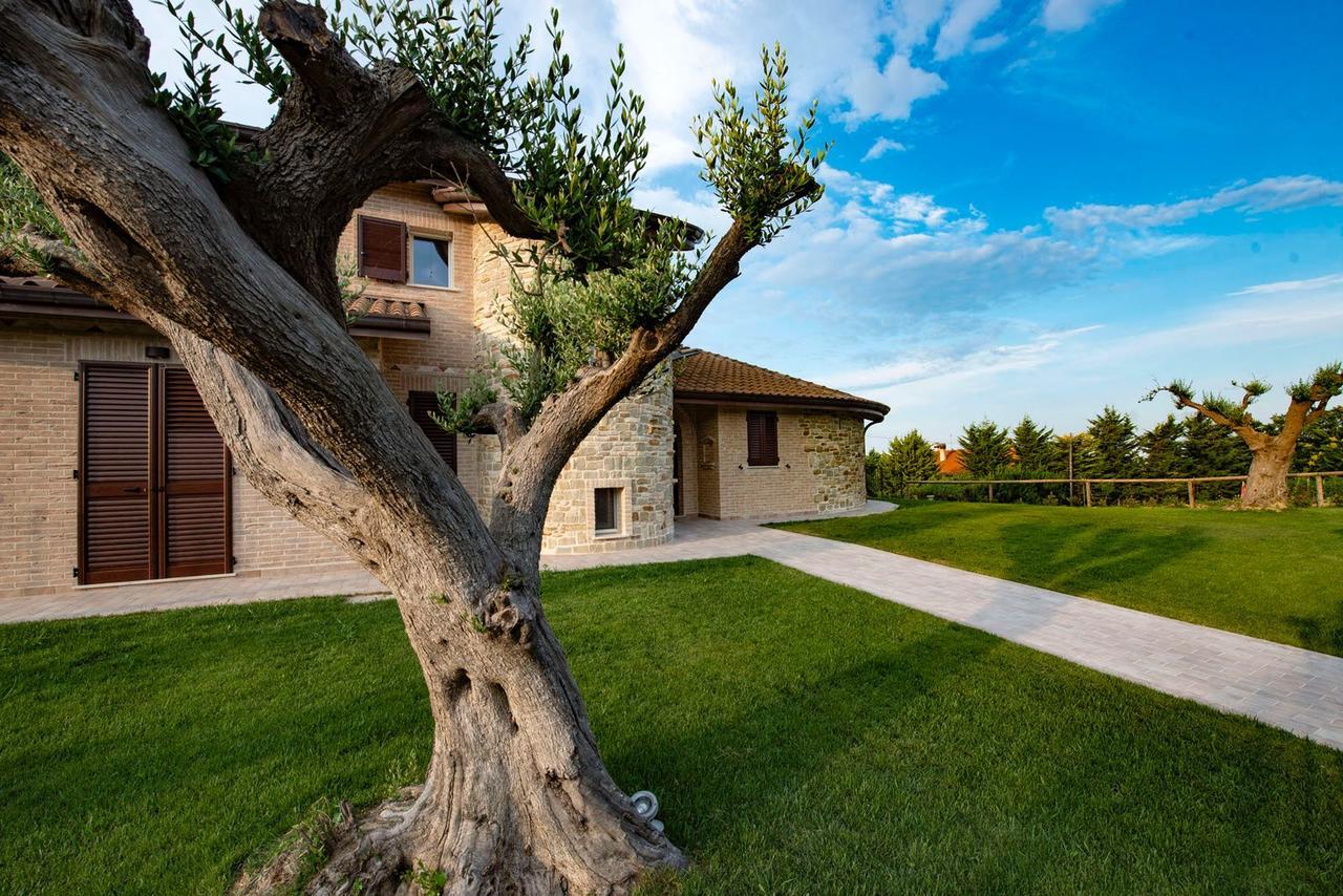 B&B Madonna Carradori Country Offagna Exterior foto
