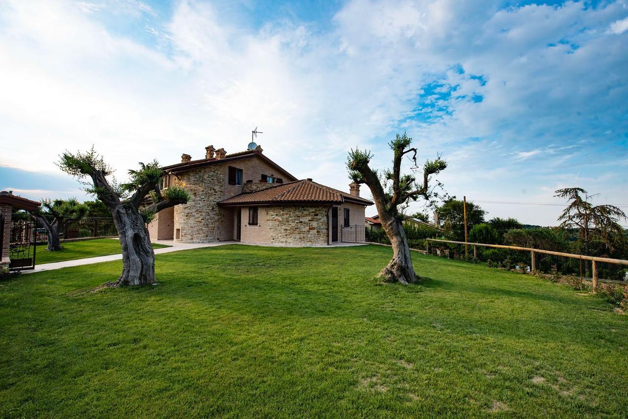 B&B Madonna Carradori Country Offagna Exterior foto