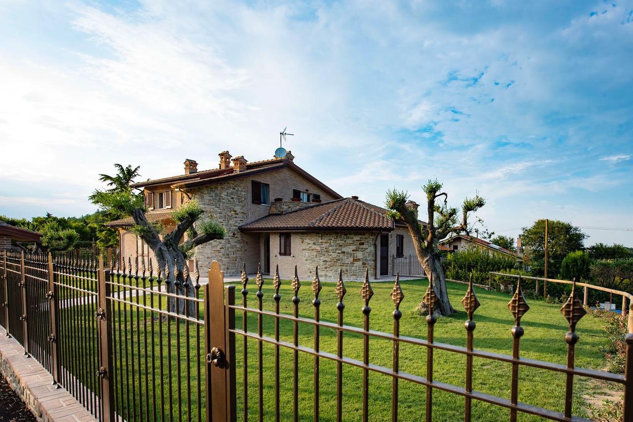 B&B Madonna Carradori Country Offagna Exterior foto